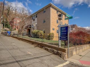 288 Undercliff Ave #4, Edgewater, NJ 07020
