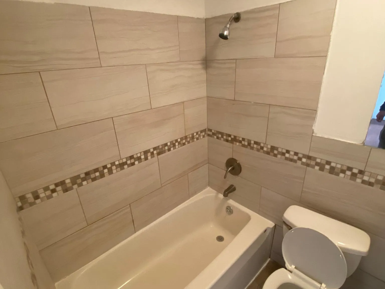 1 bed, 700 sqft, $1,600 — Photo 2