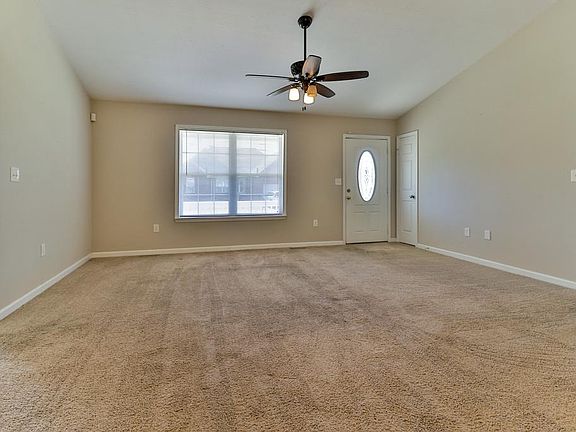 5th image of 1748 University Dr