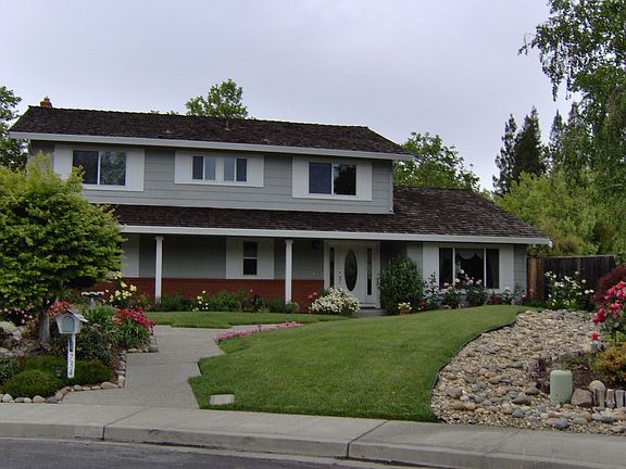 2nd image of 734 Graham Ct