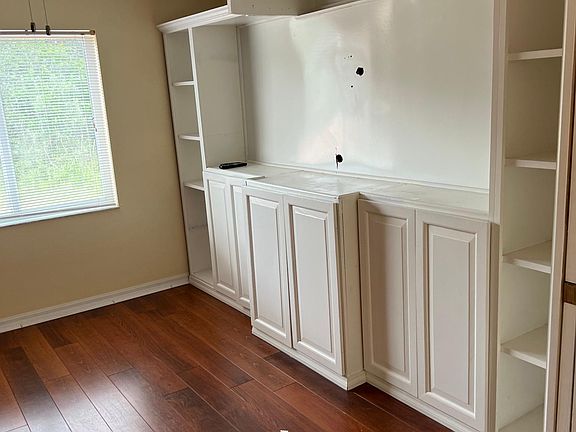 playroom can be converted to bedroom