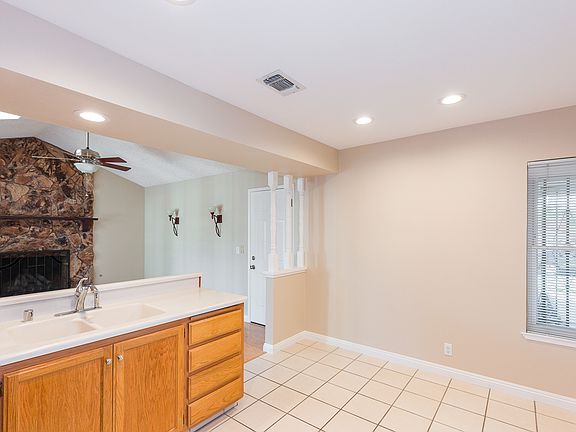 5th image of 7025 Buskirk Dr
