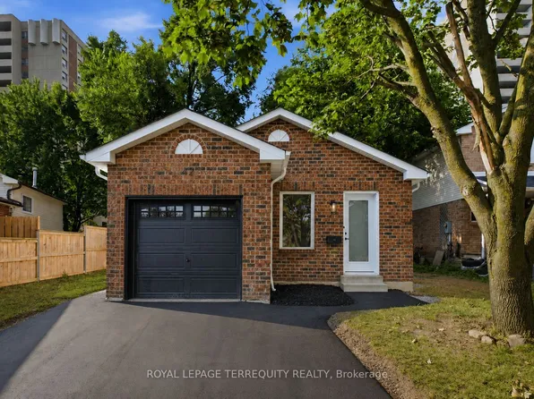 42 Plumridge Ct, Ajax, ON L1S 3Z8