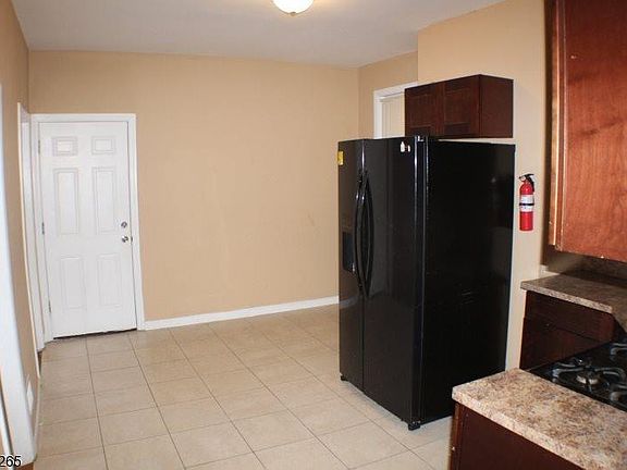 4th image of 601 S 17th St #1