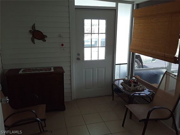 4th image of 114 Amber Ave #W