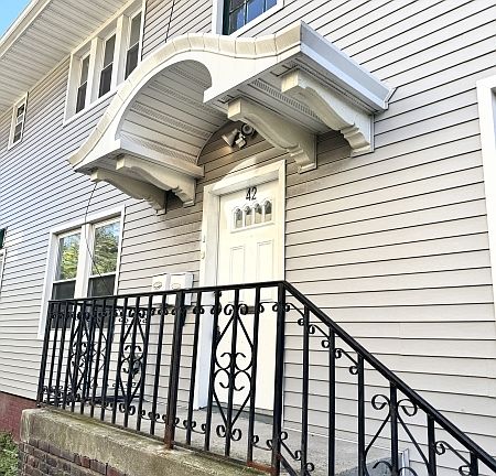 2nd image of 42 Clinton Pl Floor 2