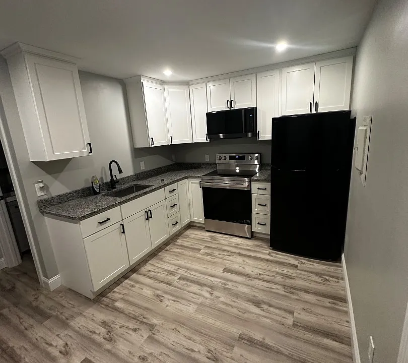 389 Main St #3