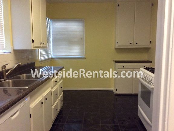 3rd image of 13860 Gilmore St