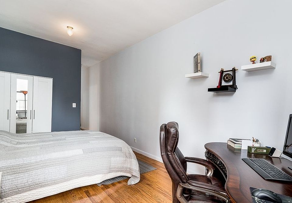 2nd image of 200 E 75th St APT 2D