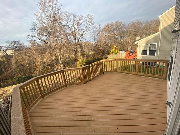 3rd image of 1951 Laurel Oak Dr