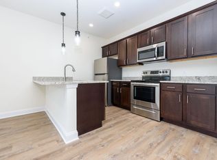 Luxury Living with Extra Space 1 Bed + Den Apartment Available Now, Rensselaer, NY 12144