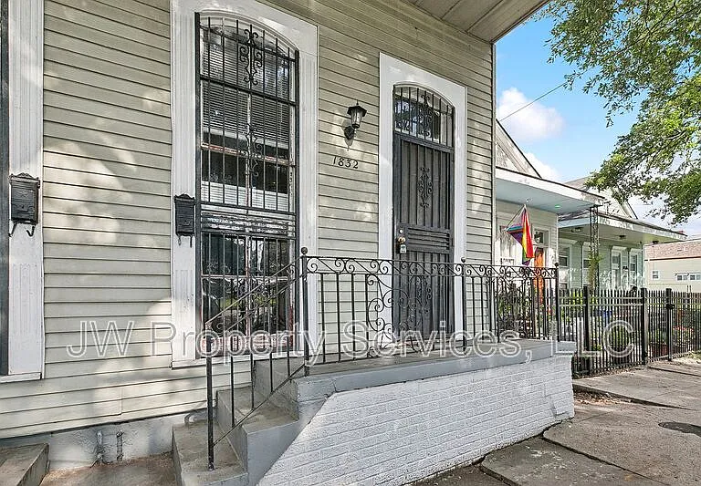 1832 Elysian Fields Ave — Photo 1