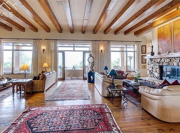 40x22 Great room with 2 sitting areas and french doors to back veranda