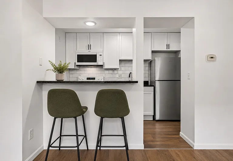 1609 E State St #201 — Photo 9