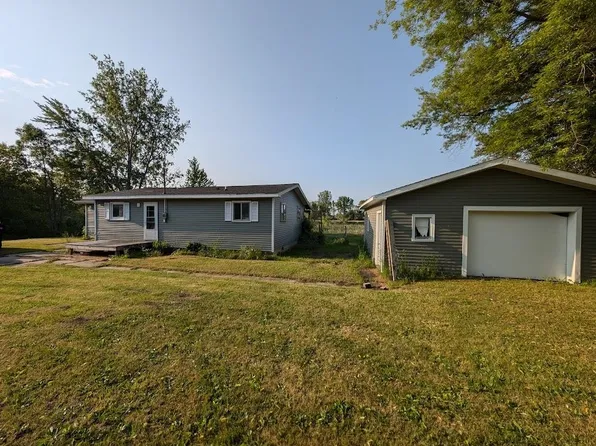 304 Beech St, Kawkawlin, MI 48631