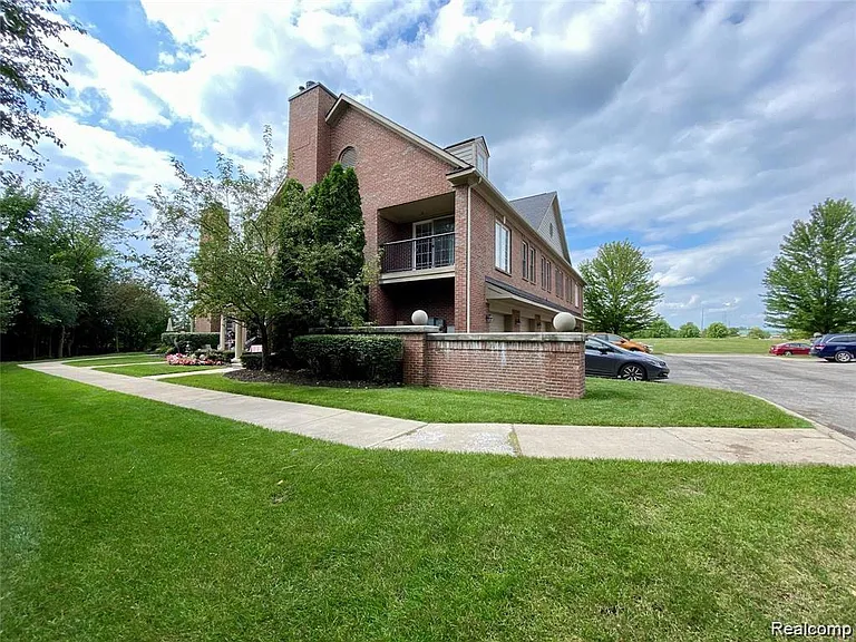 341 S Village Way — Photo 31