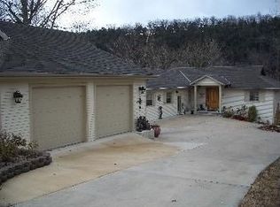 1734 Acacia Club Rd, Hollister, MO 65672