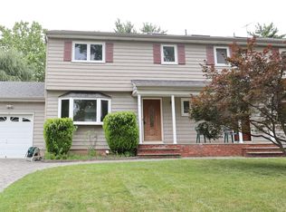 17 Millar Ct #A, Paramus, NJ 07652
