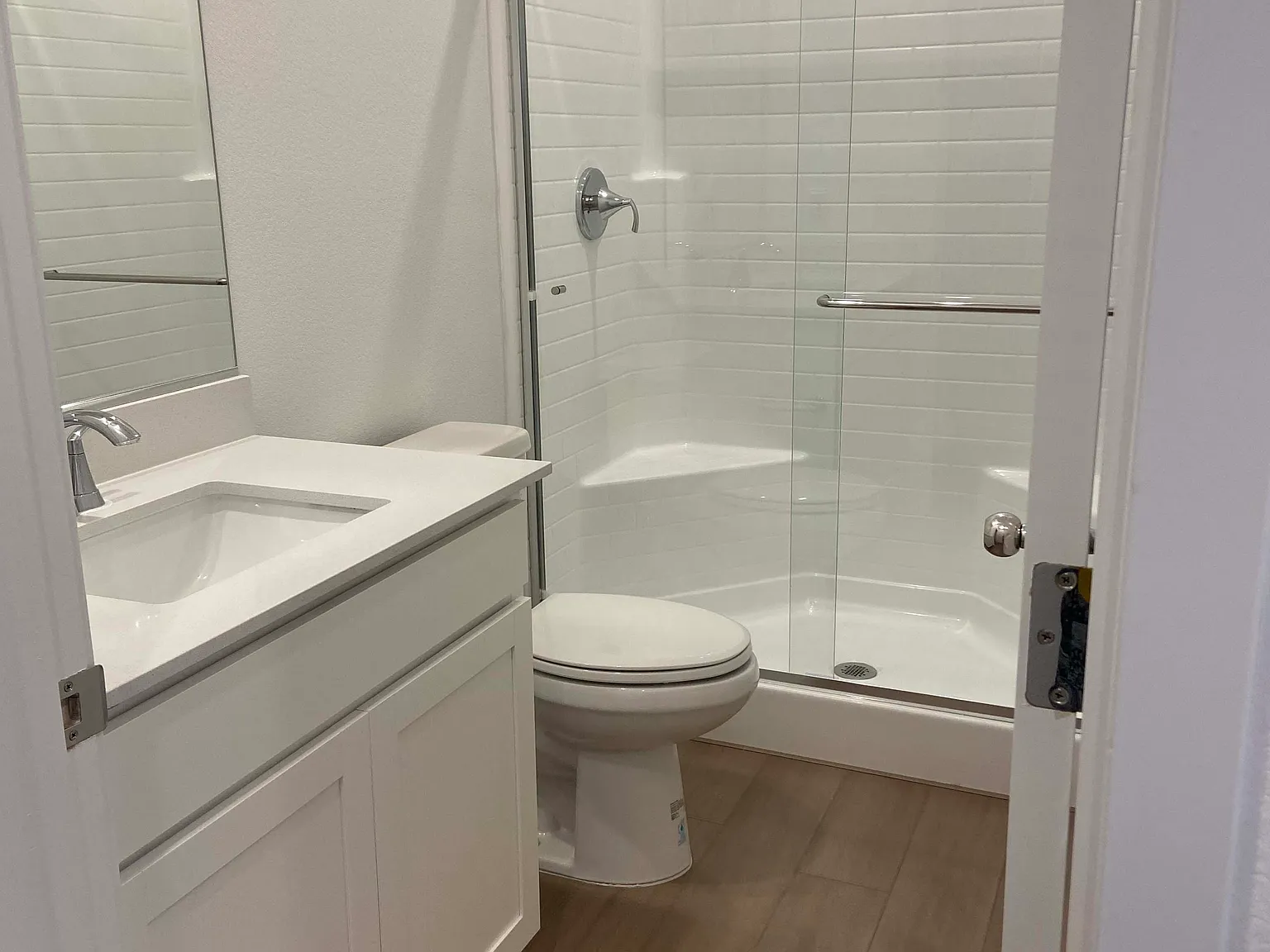4 bed, 2405 sqft, $2,600 — Photo 4