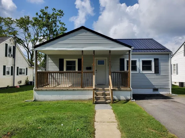 143 Trump Ave, Oak Hill, WV 25901