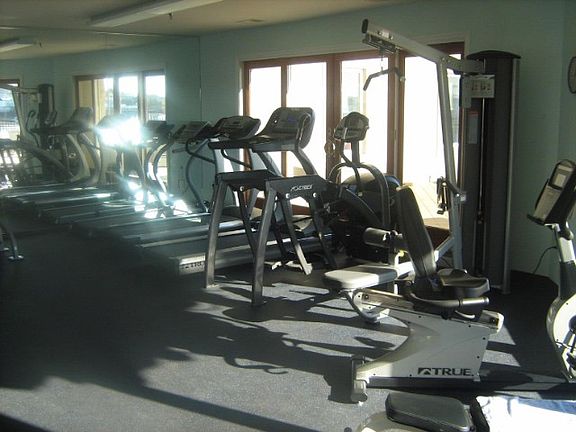 4th image of 1408-1444 Outlook Ave #3