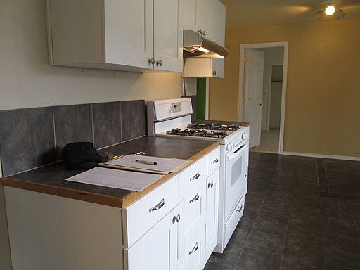 5th image of 2416 Sumner Ave