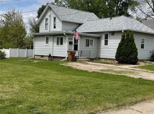 1219 Spencer St, Grinnell, IA 50112
