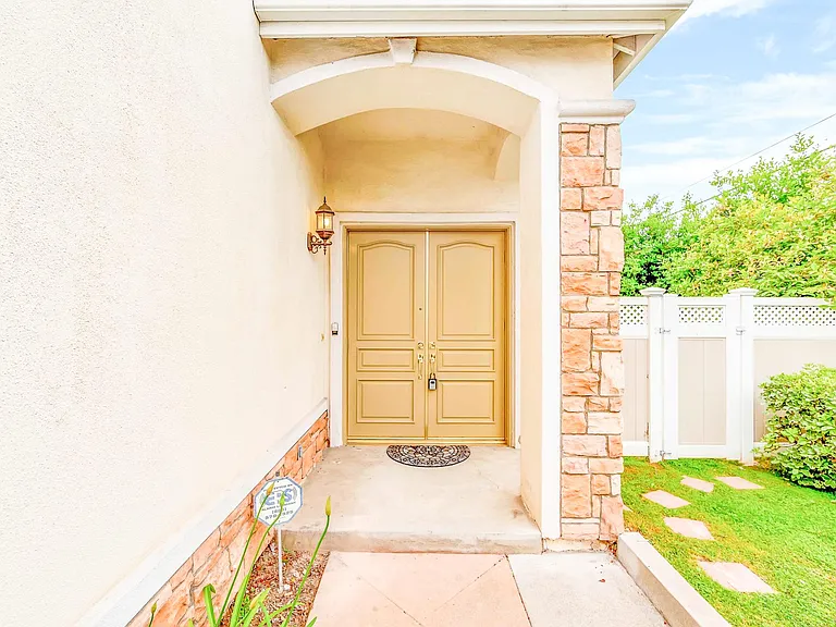 503 N Alhambra Ave — Photo 48