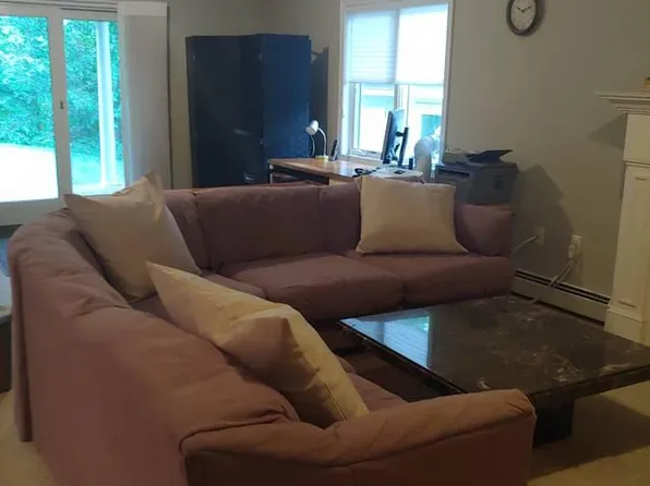 (undisclosed Address), Hampstead, NH 03841