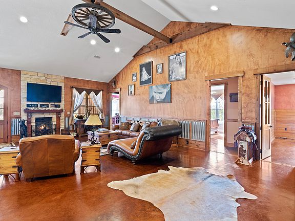 5th image of 374 Pittman Rd