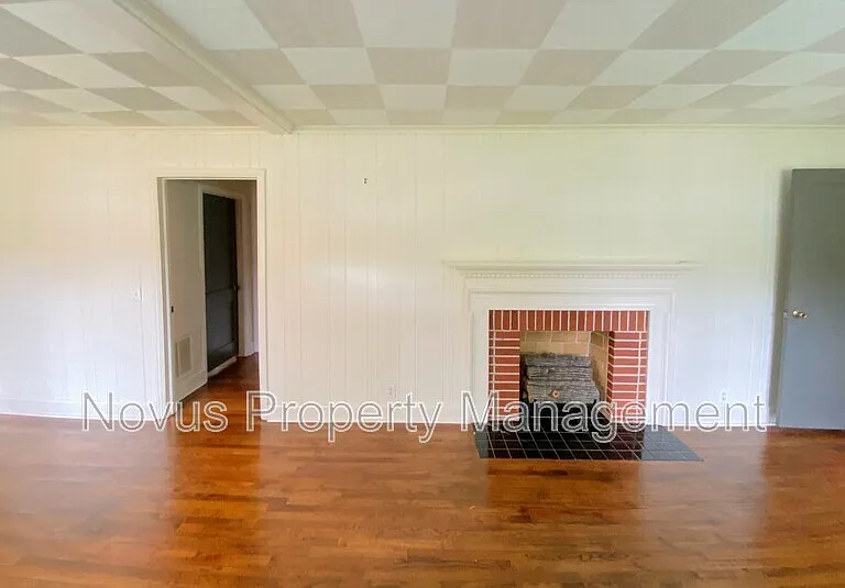 215 Pennsylvania Ave — Photo 4