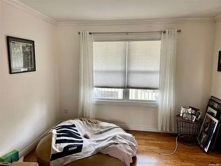 11 Charlotte Pl — Photo 29