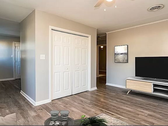 4th image of 2250 & 2252 Onslow Dr #2252