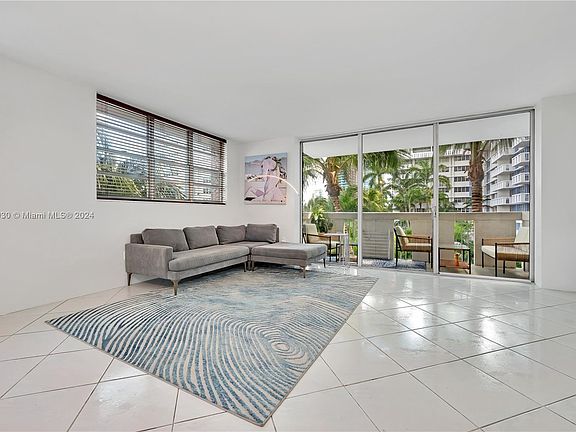 5th image of 800 West Ave APT 435