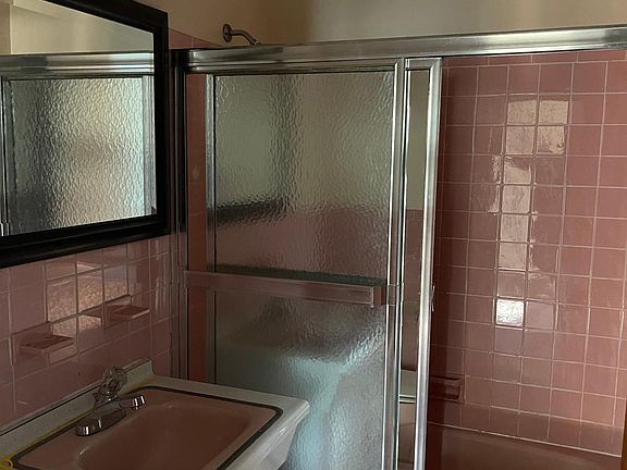 5th image of 47-43 59th St Floor 3