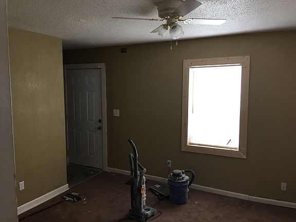 2nd image of 2121 Askew Ave