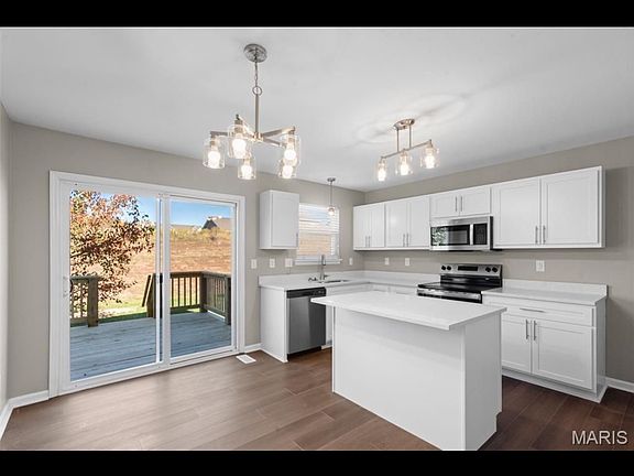 3rd image of 427 Parkgate Dr