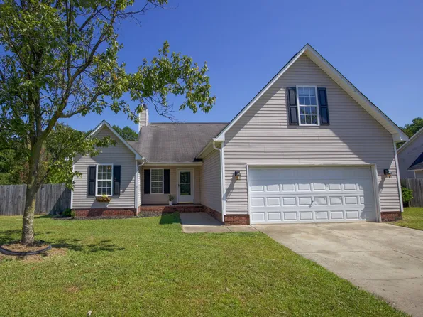 169 Antigua Dr, Raeford, NC 28376