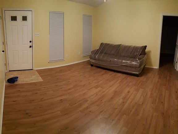 3rd image of 6500 Farley Dr E