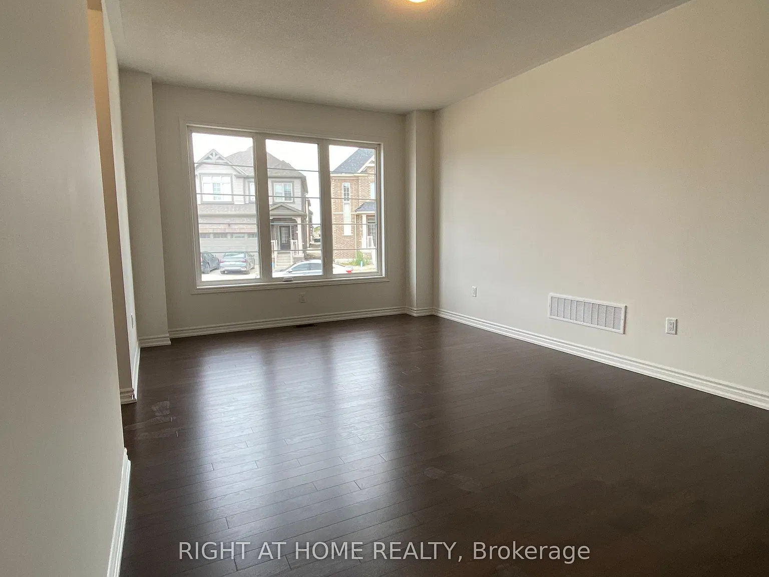 4 bed, $2,999 — Photo 3