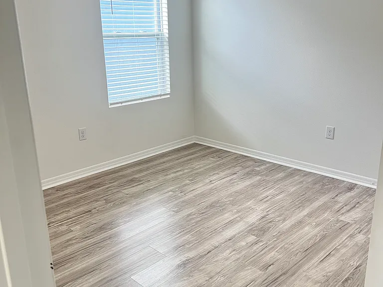 397 Corso Loop — Photo 9