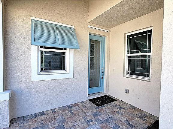 3rd image of 127 Okeeffe Cir