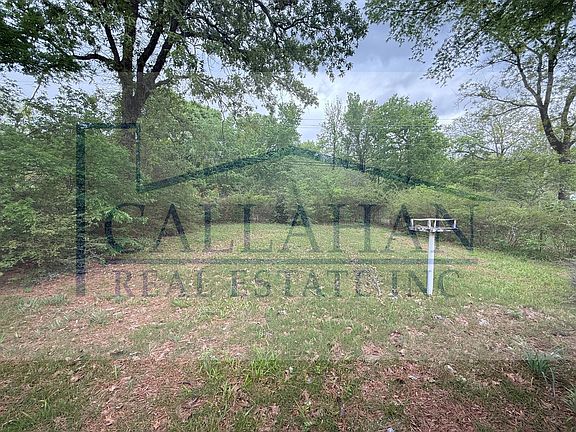 2nd image of 119 Texas Ave
