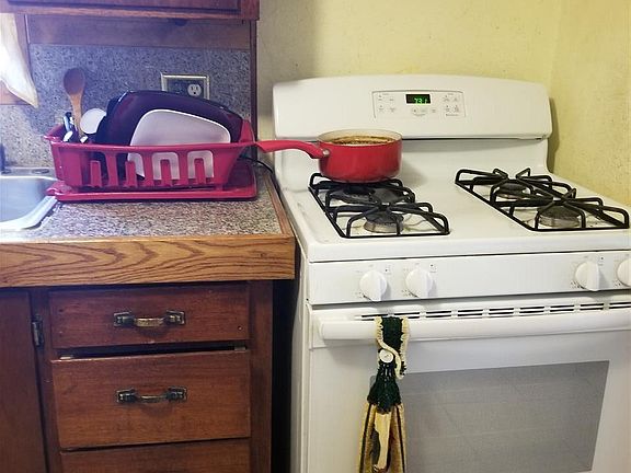 5th image of 420 N Oak St
