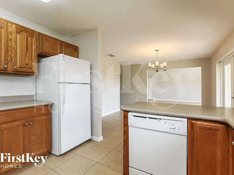 618 Chavers St E — Photo 7