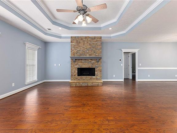 5th image of 164 Meadowlark Dr
