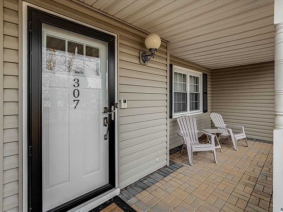 2nd image of 307 Lagoon Dr W