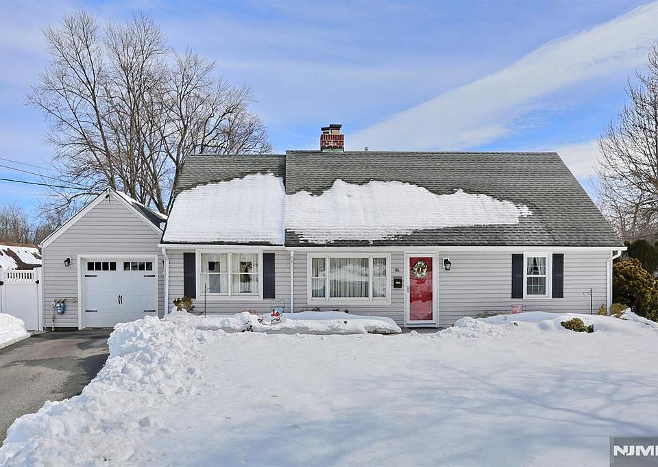 1st image of 46 Knollwood Dr