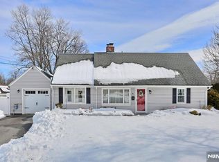 46 Knollwood Dr, Paramus, NJ 07652