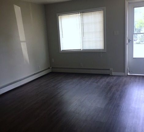 2nd image of 350 Barnhart St Unit B